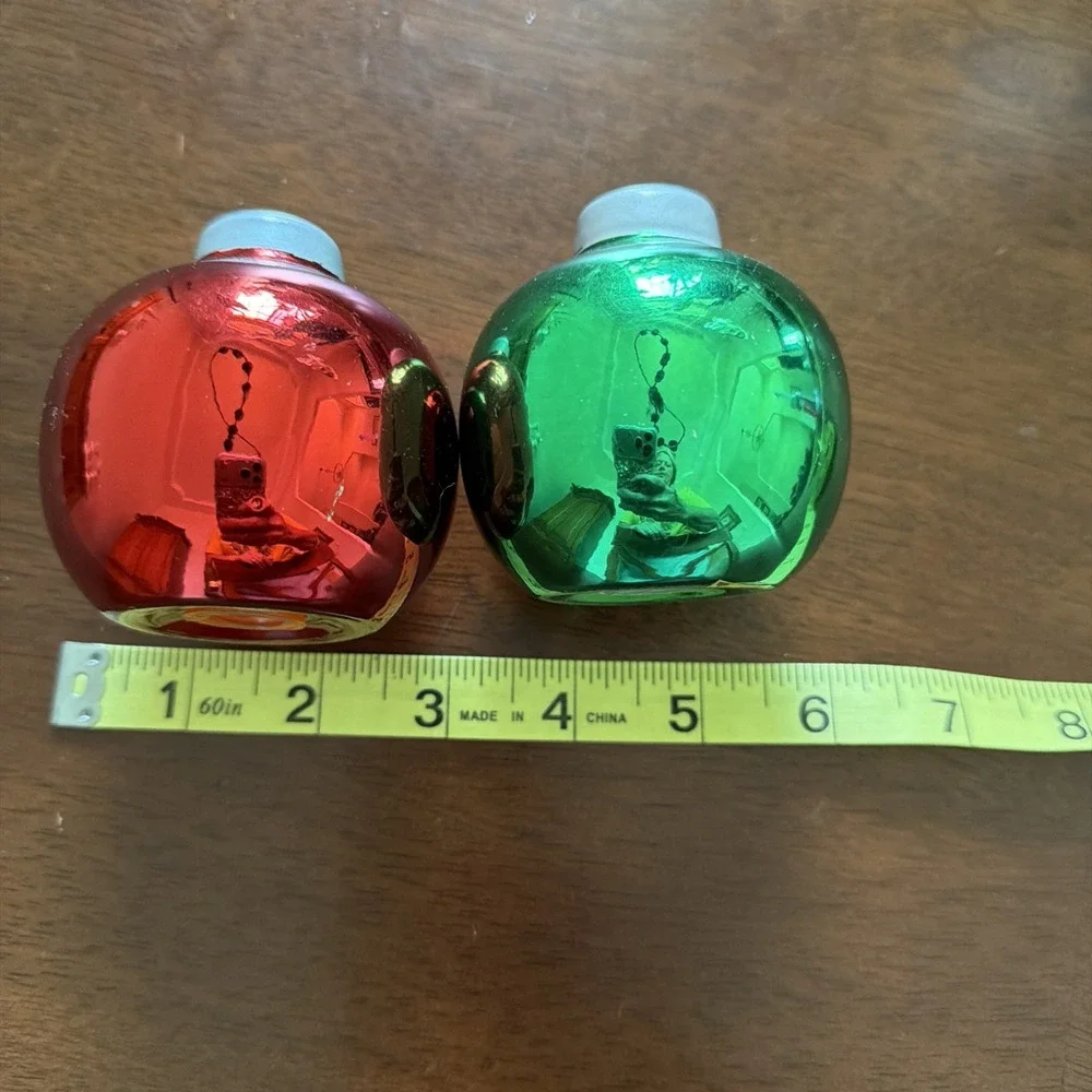 Salt & Pepper Shaker Set  Ornament Ball Vintage Holiday Red Green Nice Weight
